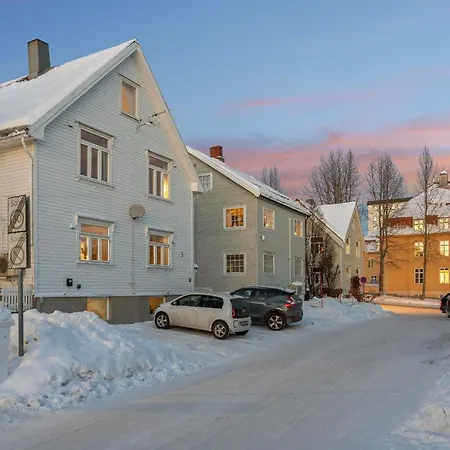 Stylish And Spacious In Center Nyaraló