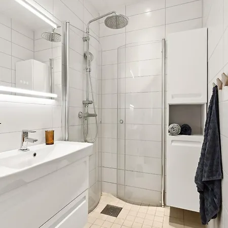 Stylish And Spacious In Center *