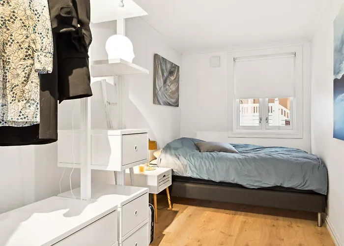 Semesterbostad Stylish And Spacious In Center